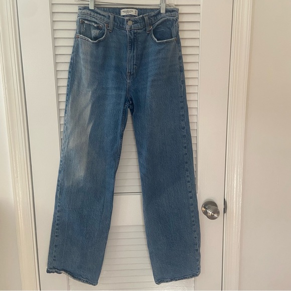 Abercrombie & Fitch 90s Relaxed Jean High Rise with Abstract Fading - Picture 1 of 6